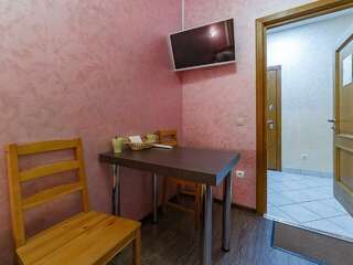 Гостиница Буржуй Вязьма Номер эконом с 2 односпальными кроватями (с завтраком)-2